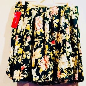 New!! Adorable Floral Mini Skirt